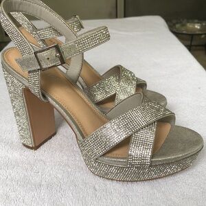 Maripe’ (8.5) Gorgeous silver sparkling rhinestones dress platform 5” li…